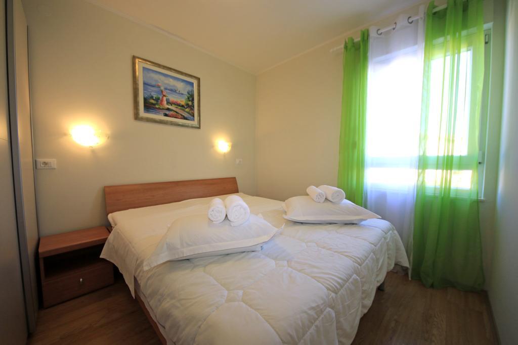 Apartments Superba Brodarica  Extérieur photo